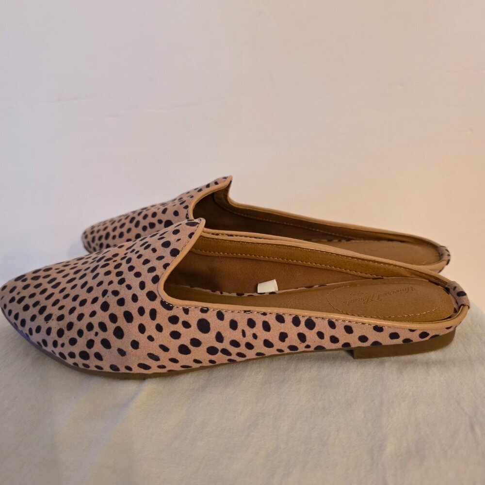 Universal Thread women's animal print slip-on flat shoe , size 6.5. - Picture 6 of 8